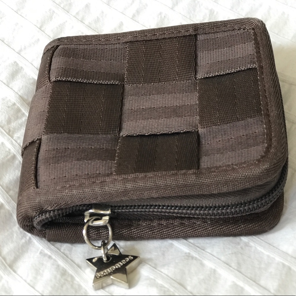 Harvey’s The Original Seatbeltbag Wallet